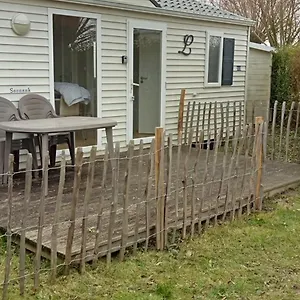  Hébergement de vacances Luxueuze Stacaravan 4pers Met Terras En Tuintje
